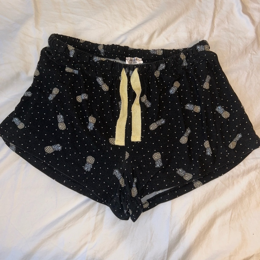🩷 3/$15 Ardene Pineapple pajama shorts